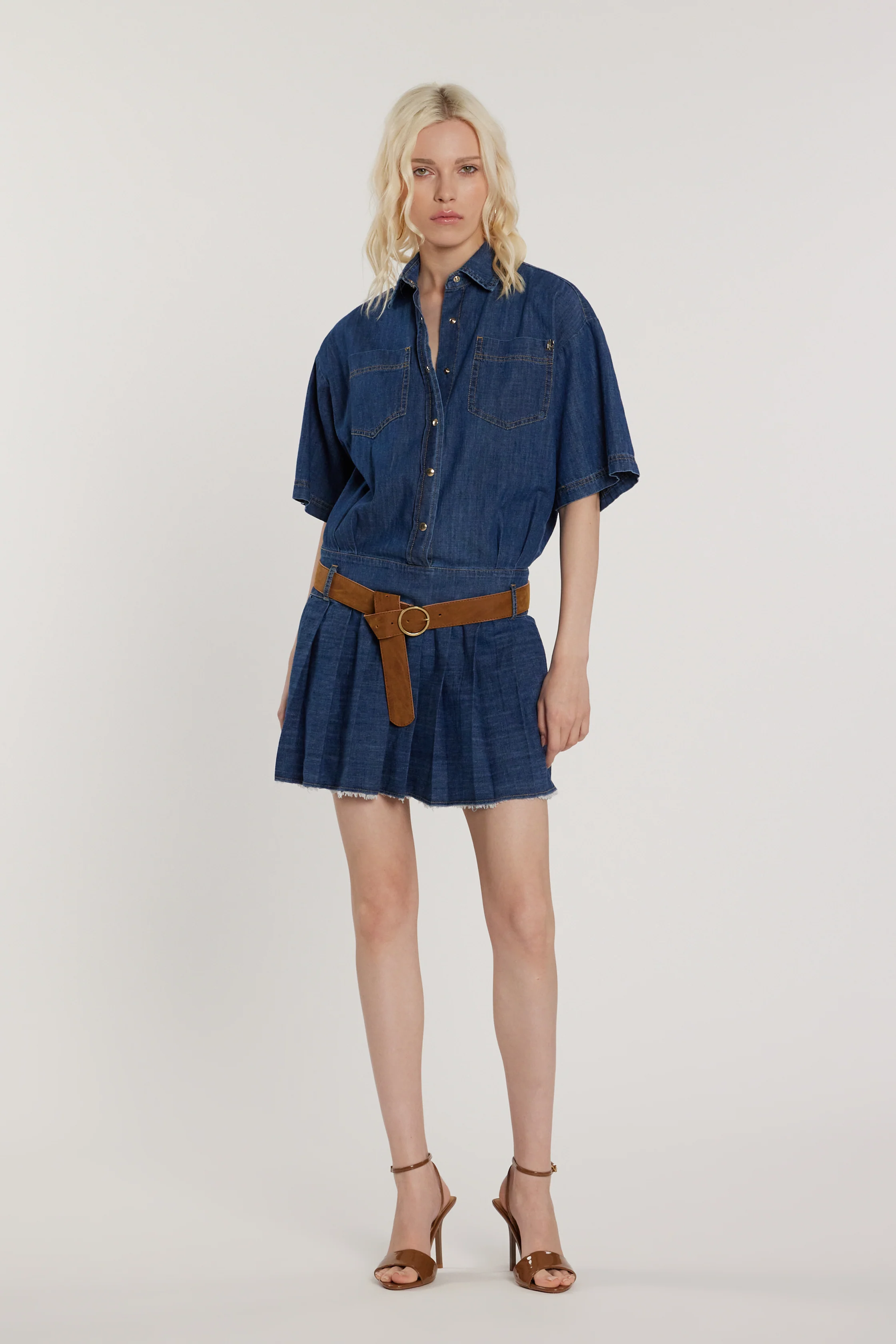 Abito PASOLIT corto maniche lunghe con tasche più snap più cintura più gonna plissé con fondo sfrangiato denim