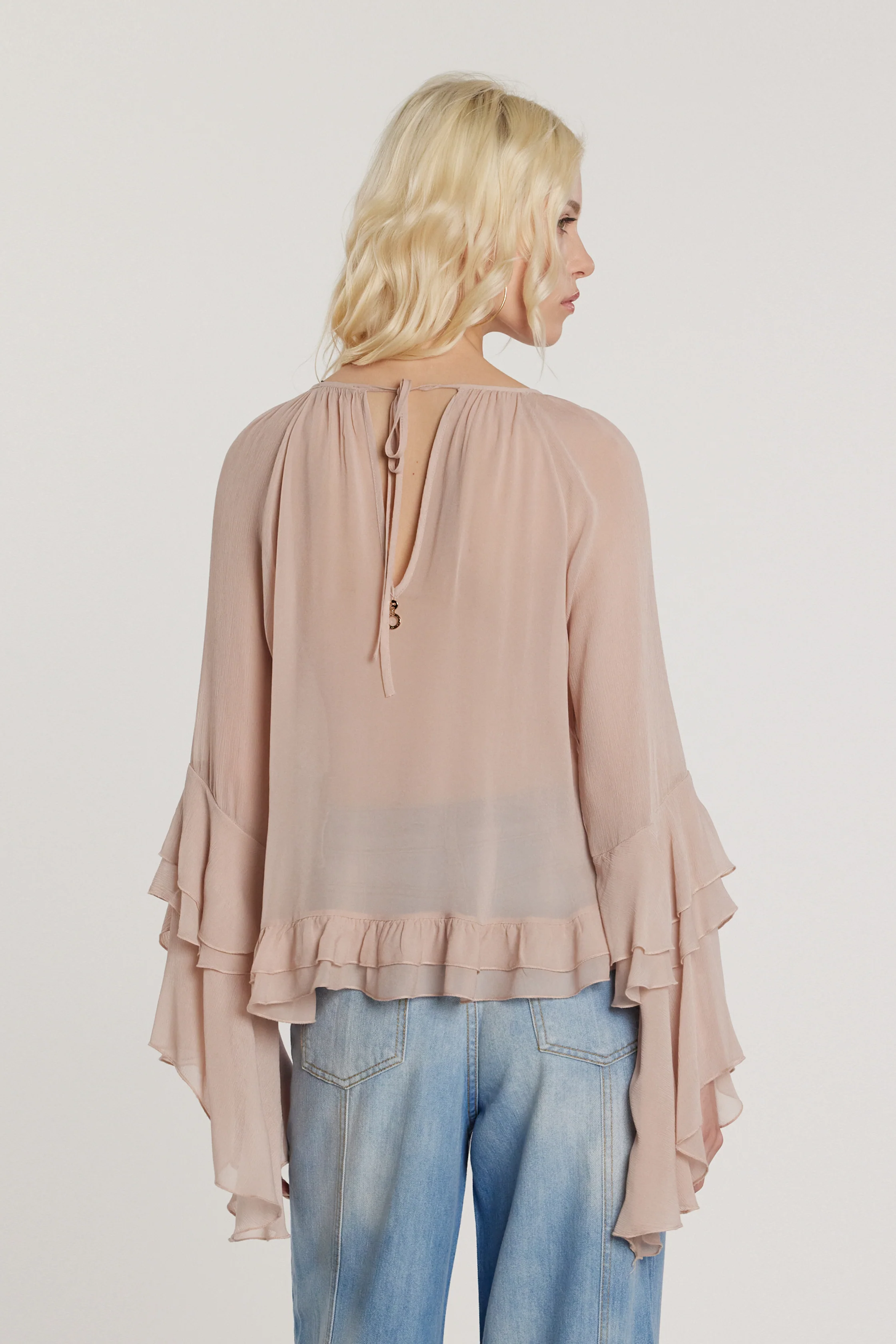 Blusa COLUCHE maniche lunghe a campana con rouches più goccia più laccetto sulla schiena più balze - Image 3