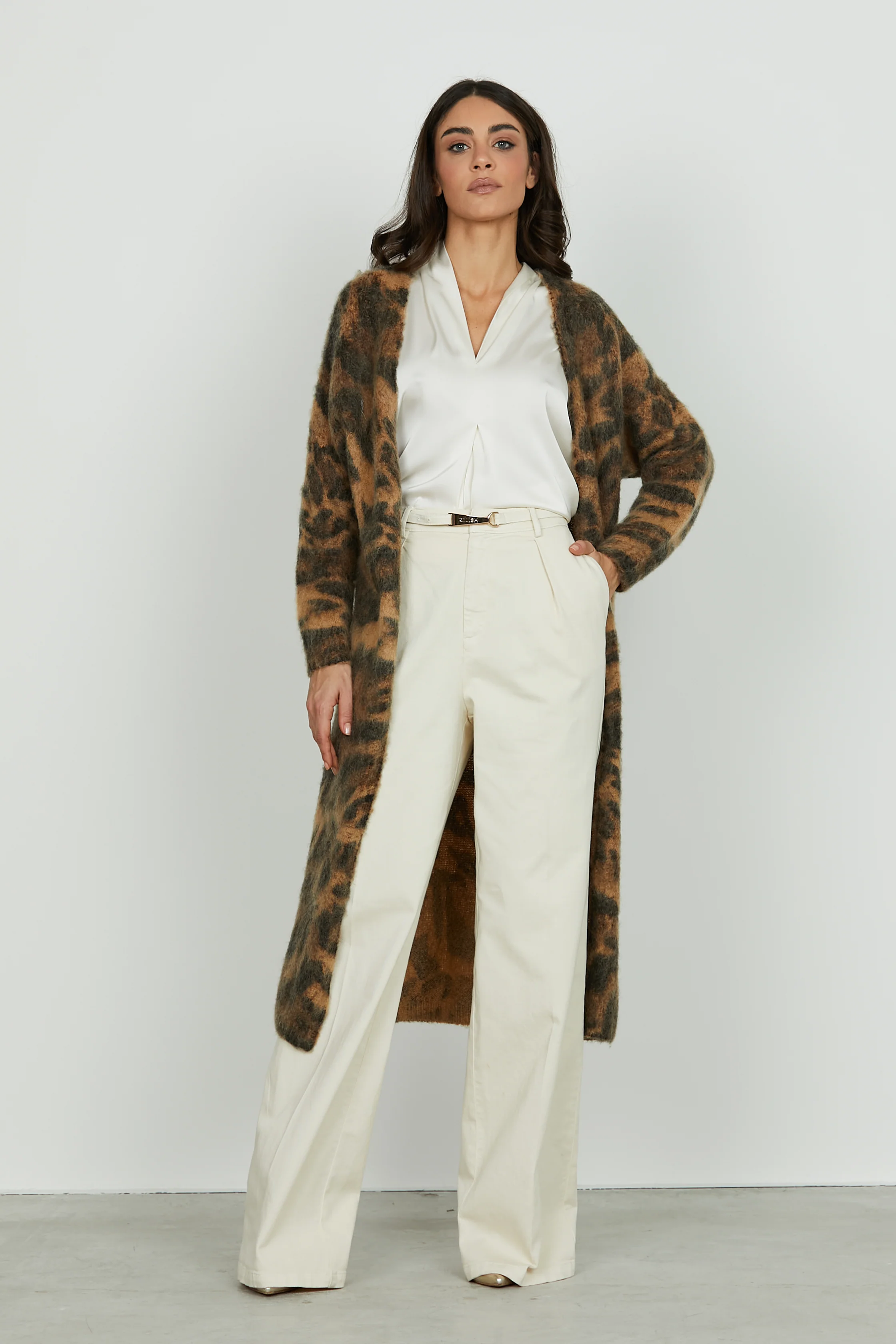 Blusa DOCEO s/m con colletto più pieghe - Image 3
