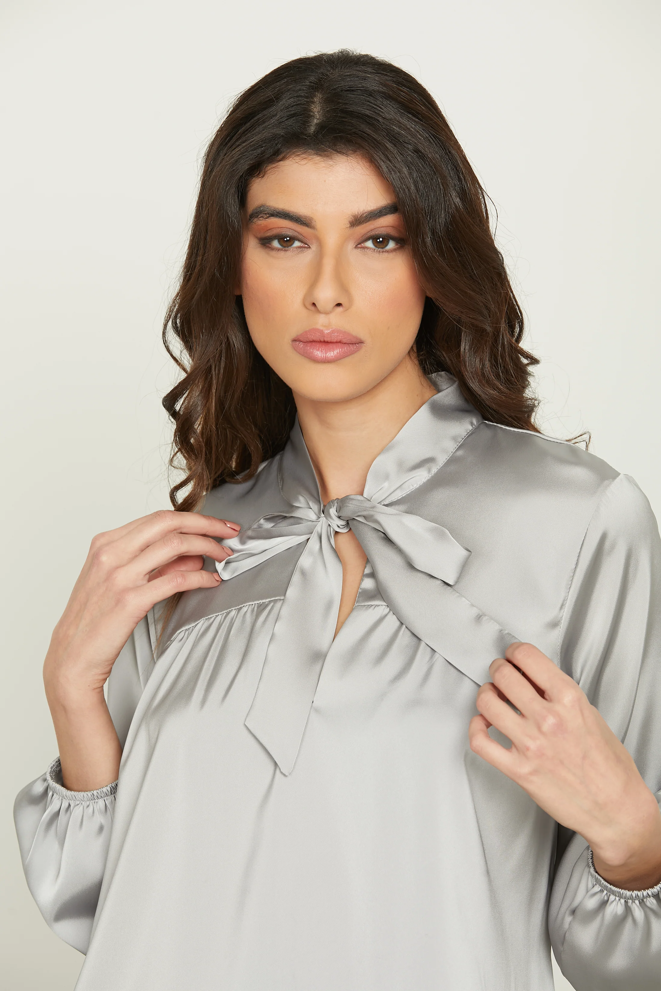Blusa DUBHEBLU manica lunga con fusciacca più pieghe più arricci raso - Image 4