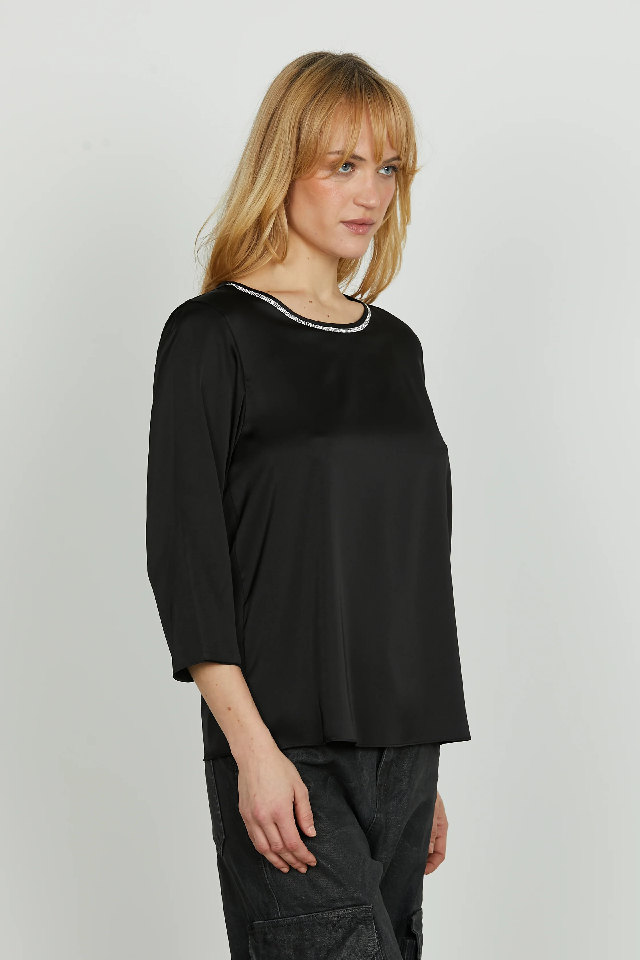 Blusa FUI m.3/4 girocollo con applicazione strass più goccia schiena - Image 2