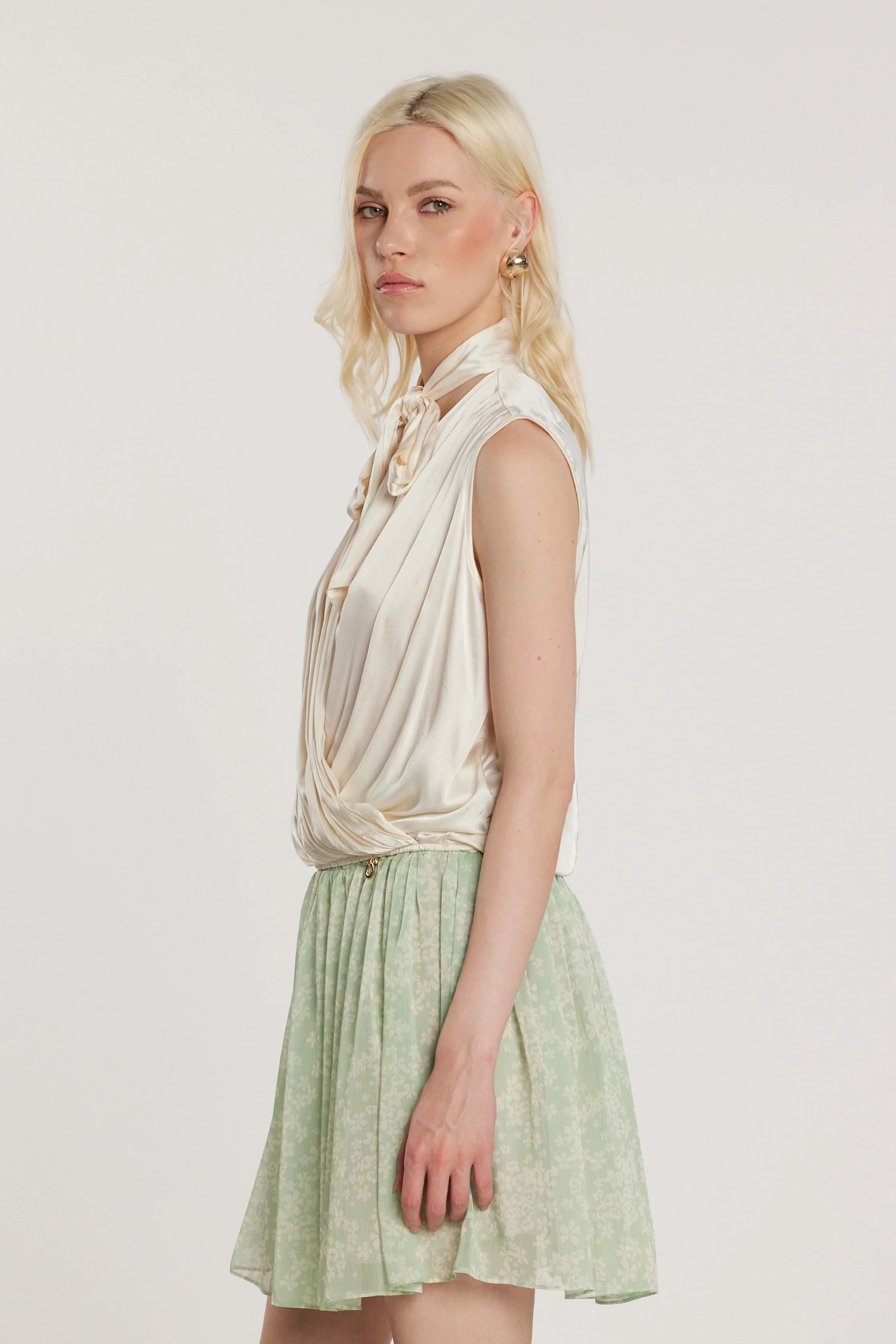 Blusa HAR smanicata con fusciacca più scollo incrocio più elastico sul fondo - Image 2