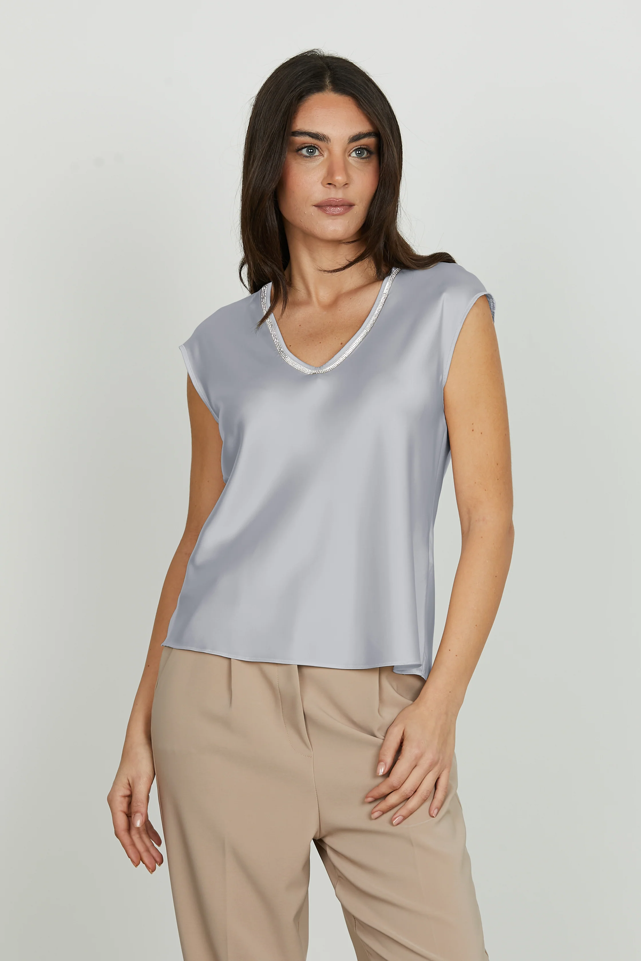 Blusa INQUAM mezza manica aletta scollo v con applicazione strass - Image 6