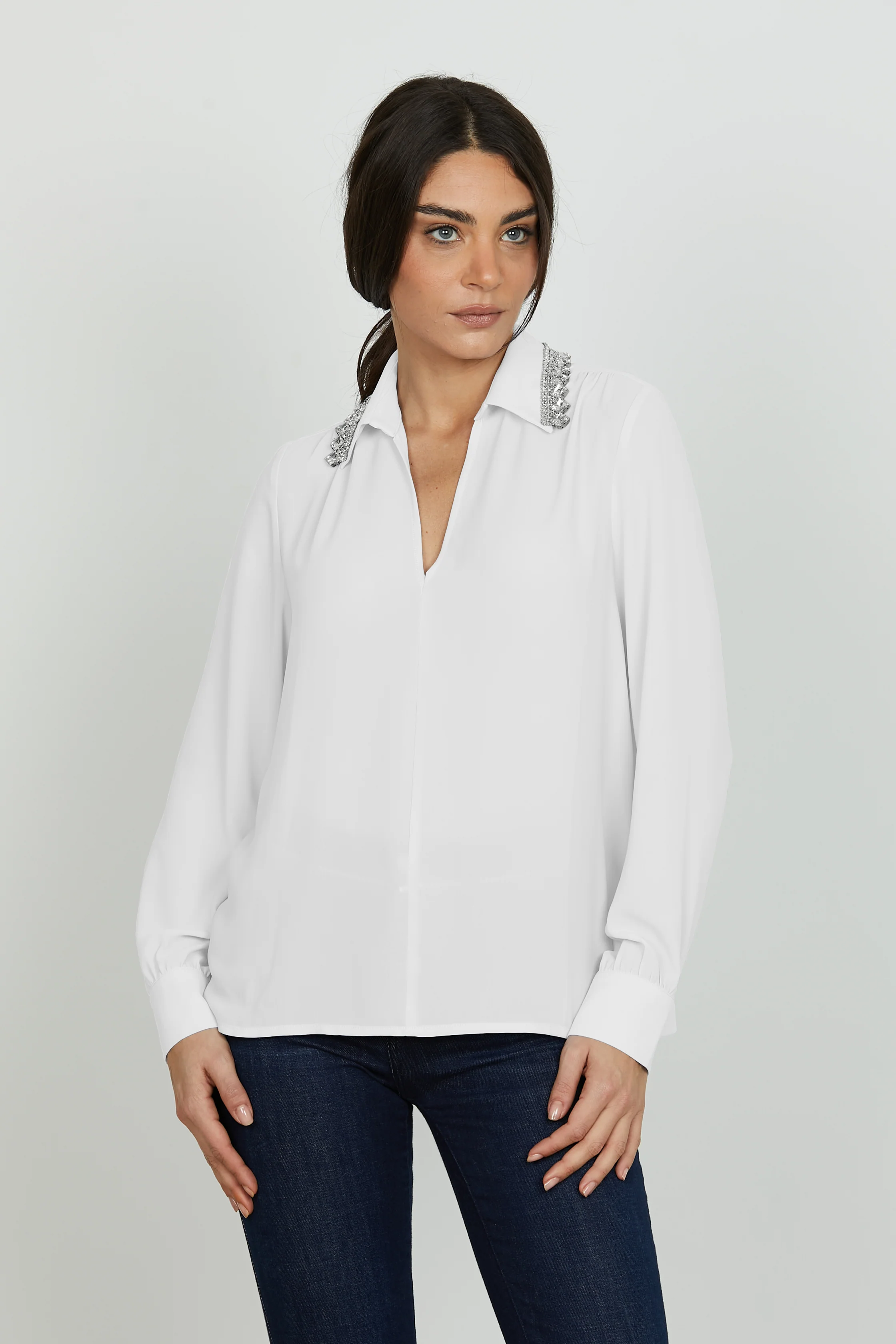 Blusa MARBEL manica lunga scollo v con colletto più pietre più strass - Image 6