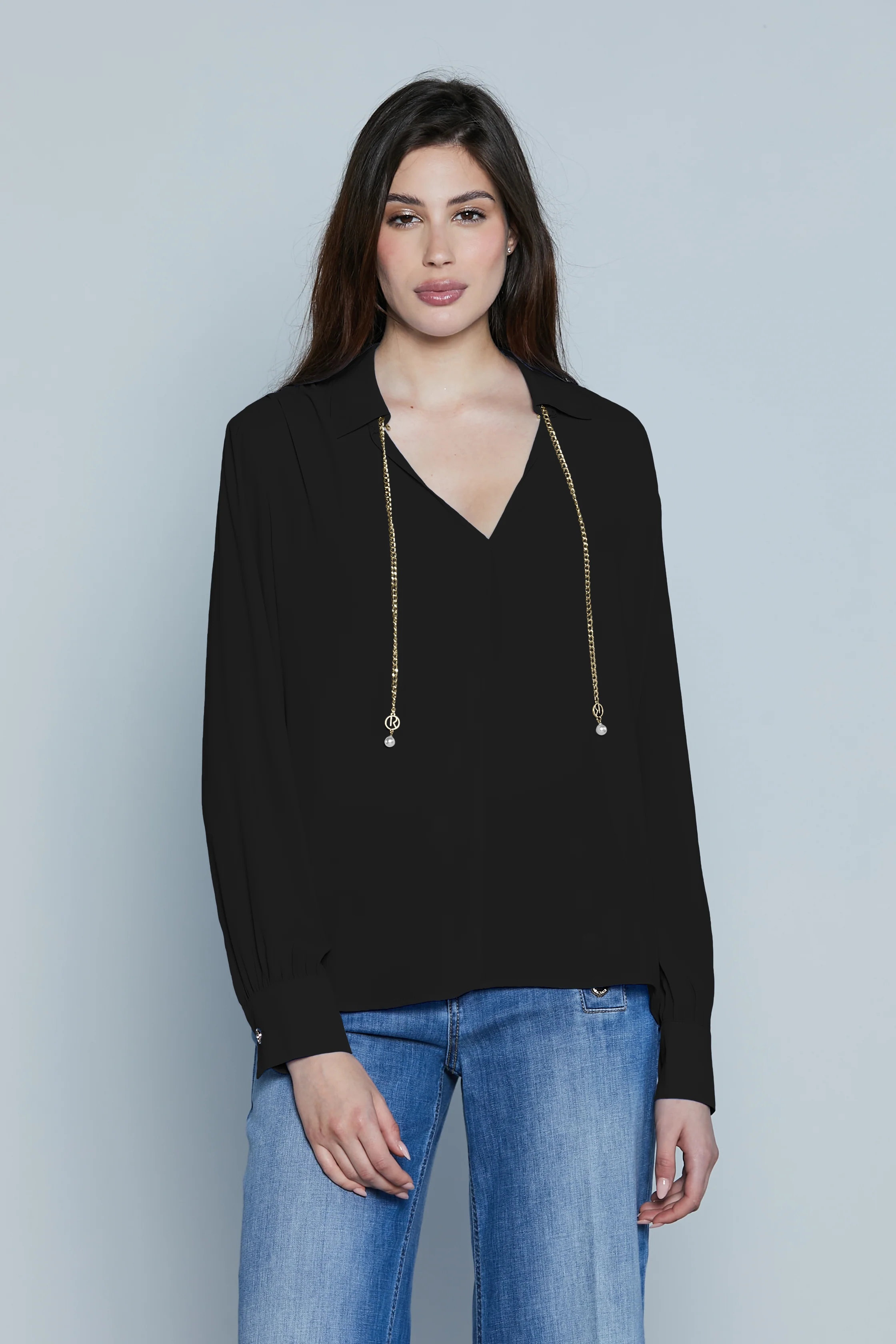 Blusa MARBELLA M/L Scollo V con Catena Logo - Image 8