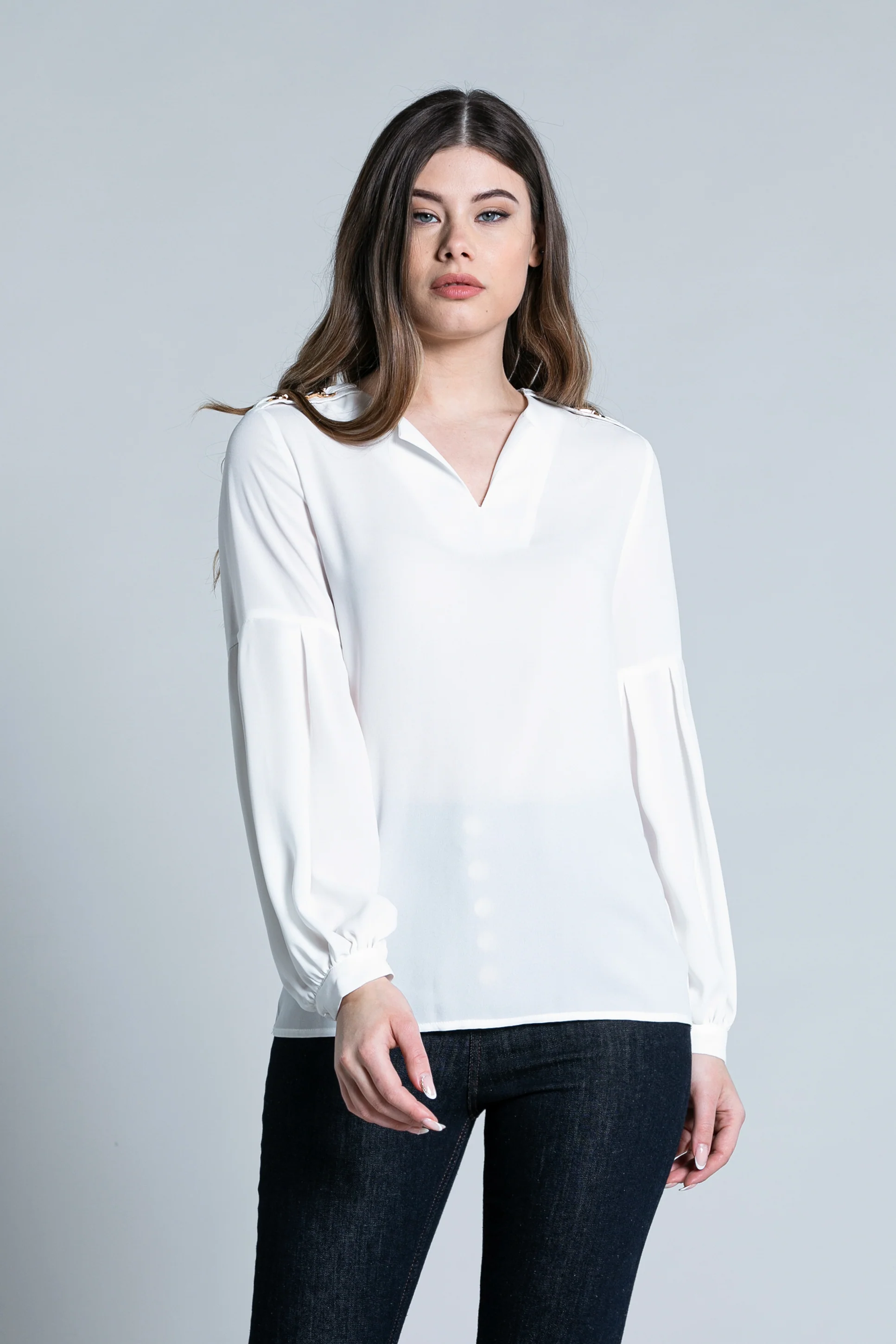 Blusa SELOR manica lunga con pieghe finta abbott. più dettaglio fibbie cavallerizza - Image 3