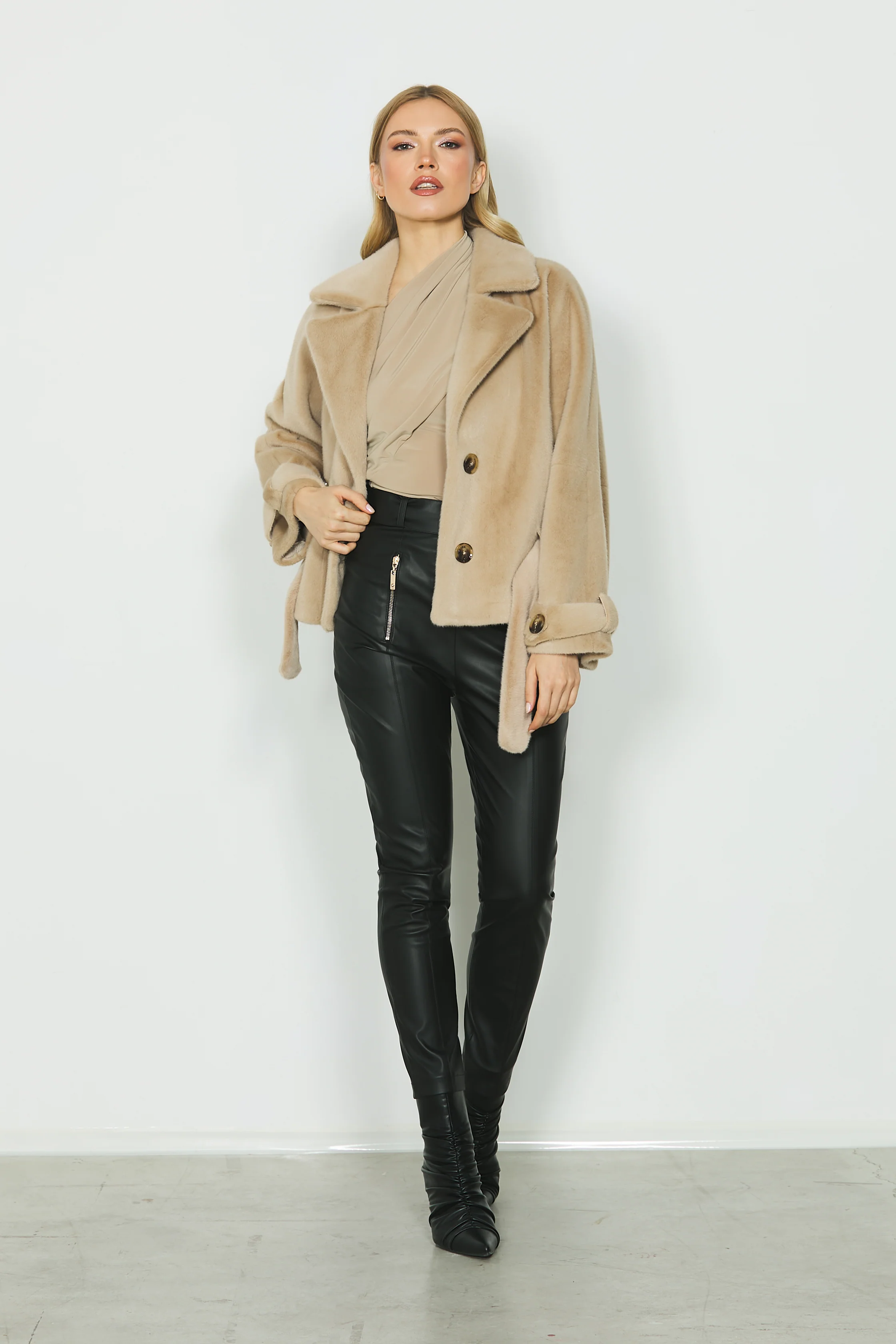 Blusa VILMA manica lunga con arricci fianco più scollo fascia con pieghe - Image 4