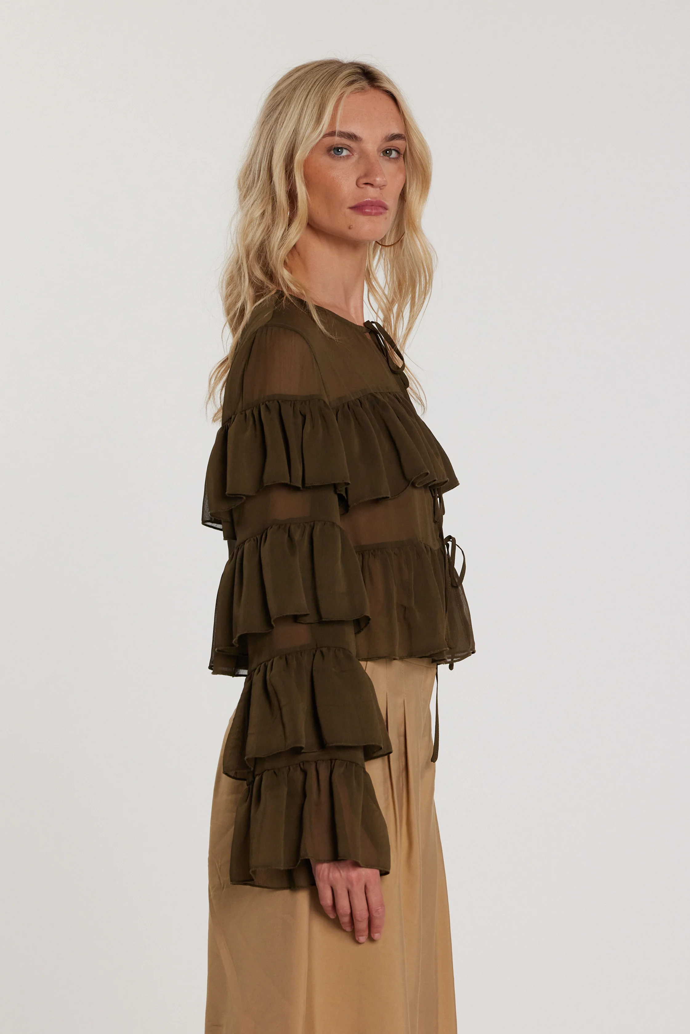 Blusa VYCTORIA maniche lunghe con balze più laccetti - Image 2