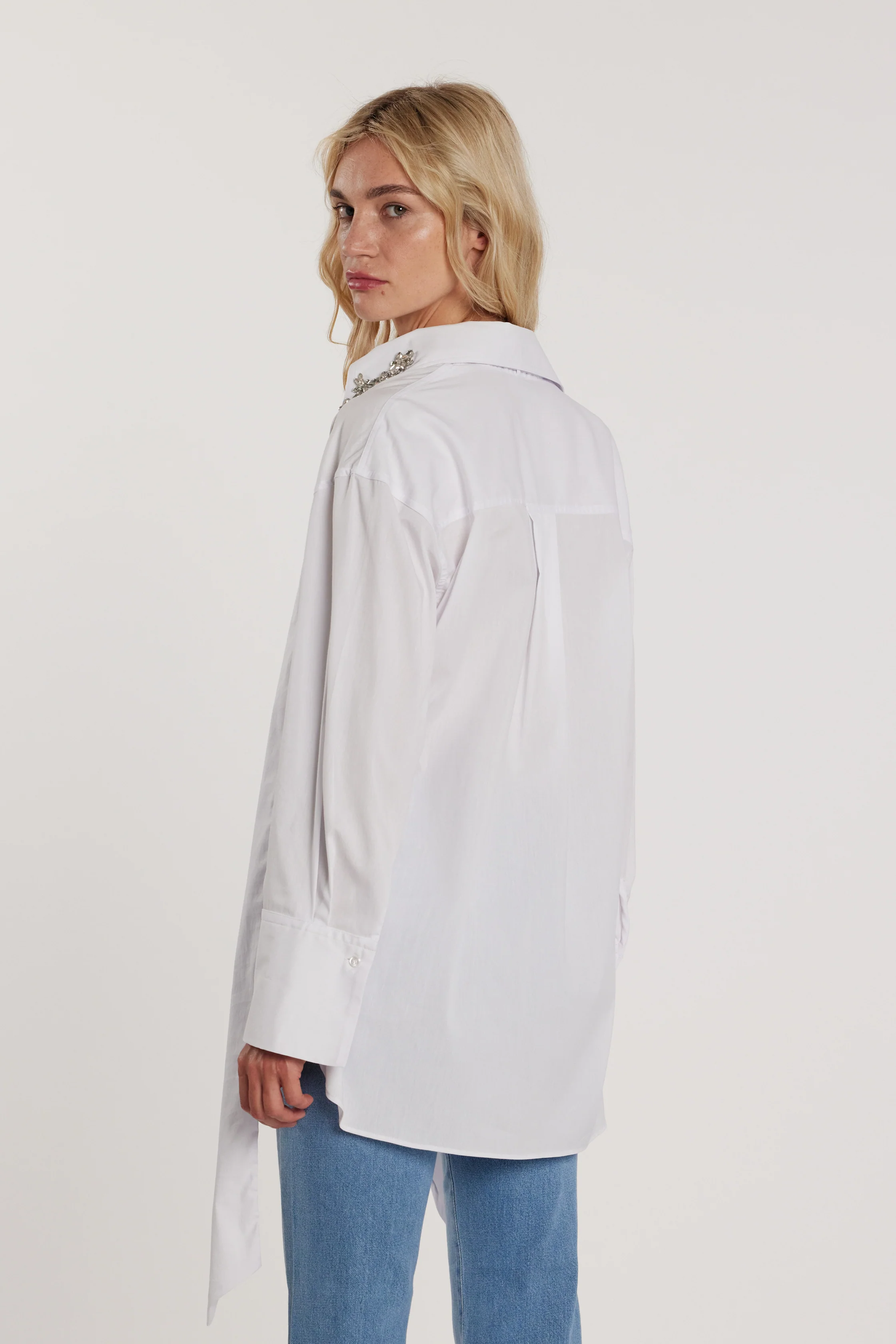 Camicia BLANCAS lunga maniche lunghe con risvolto al collo con applicazioni gioiello più fusciacca - Image 2