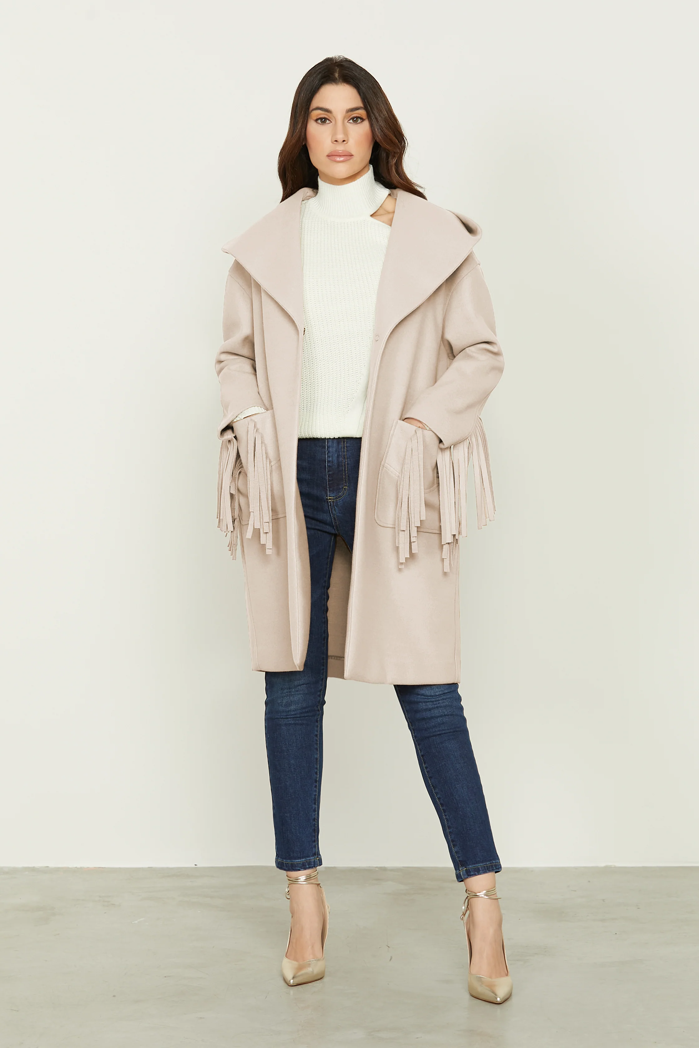 Cappotto WOWI manica lunga con cappuccio più tasche toppa più frange più bottone snap