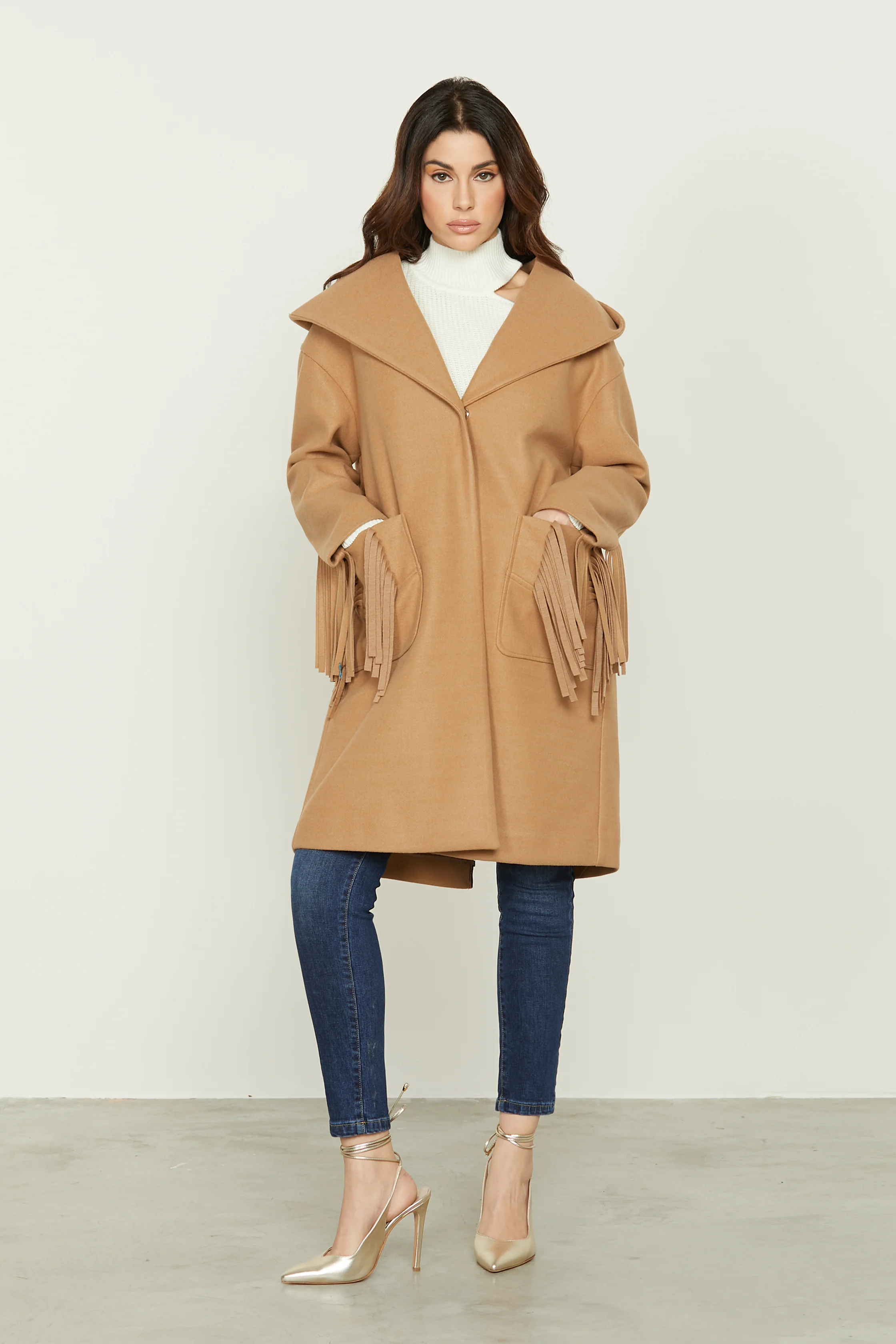 Cappotto WOWI manica lunga con cappuccio più tasche toppa più frange più bottone snap - Image 2