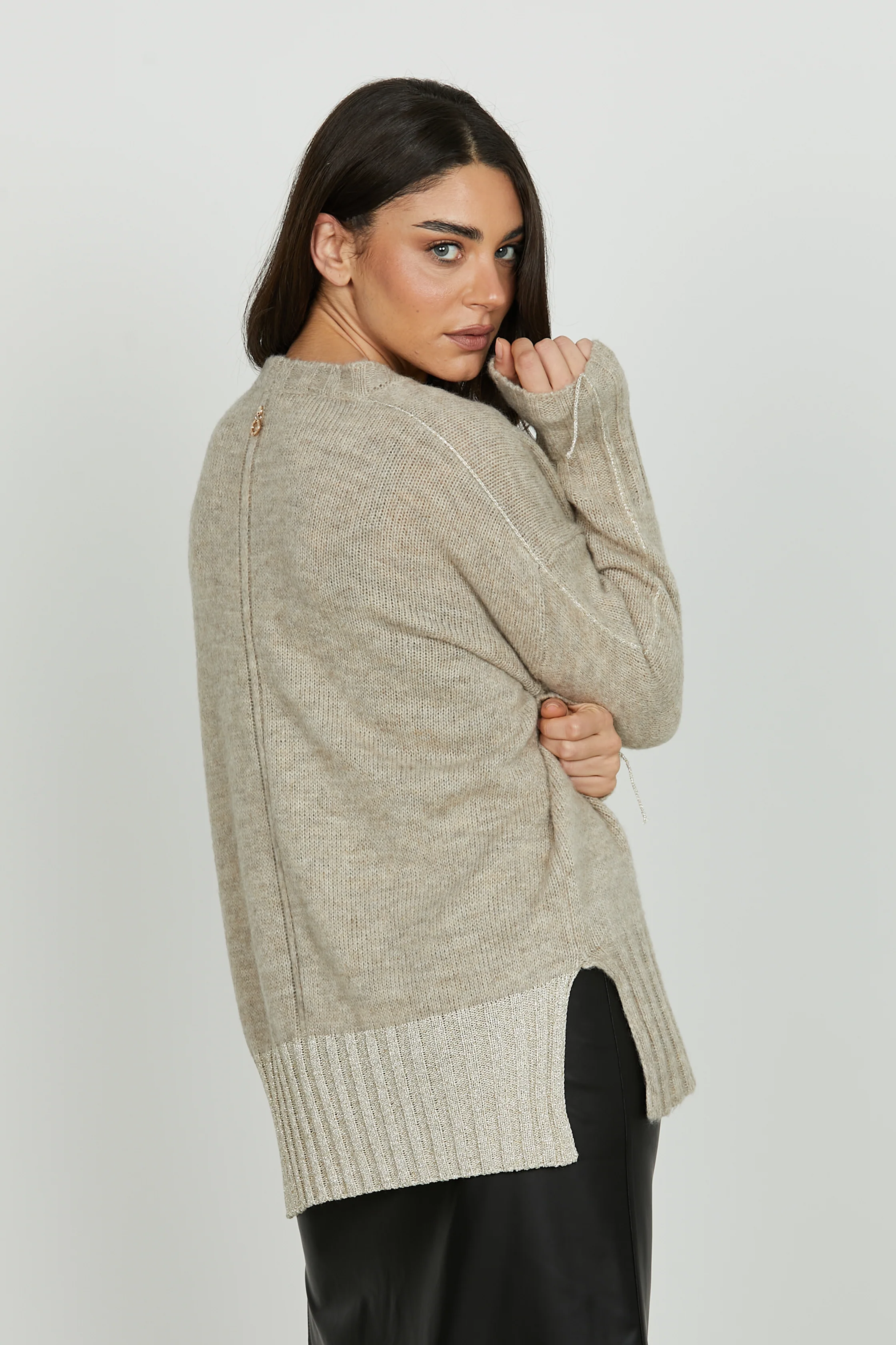 Cardigan CERIGO manica lunga scollo v con bottoni più spacchi fondo più detagli lurex - Image 3