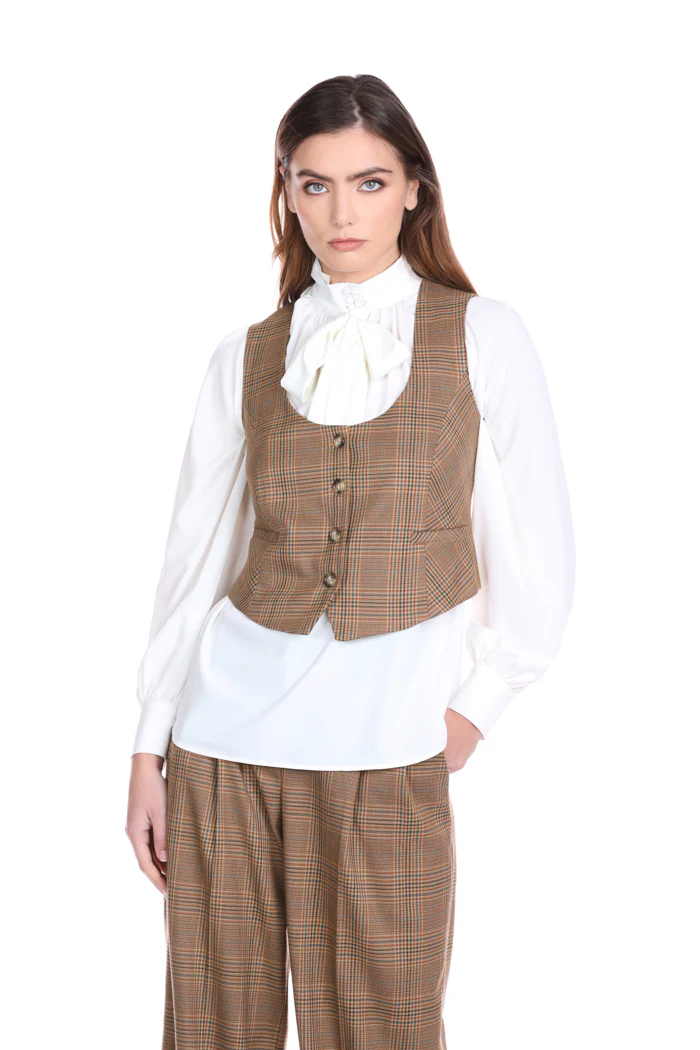 Gilet GILSA scollo tondo con martingala più tasche filetto check - Image 2