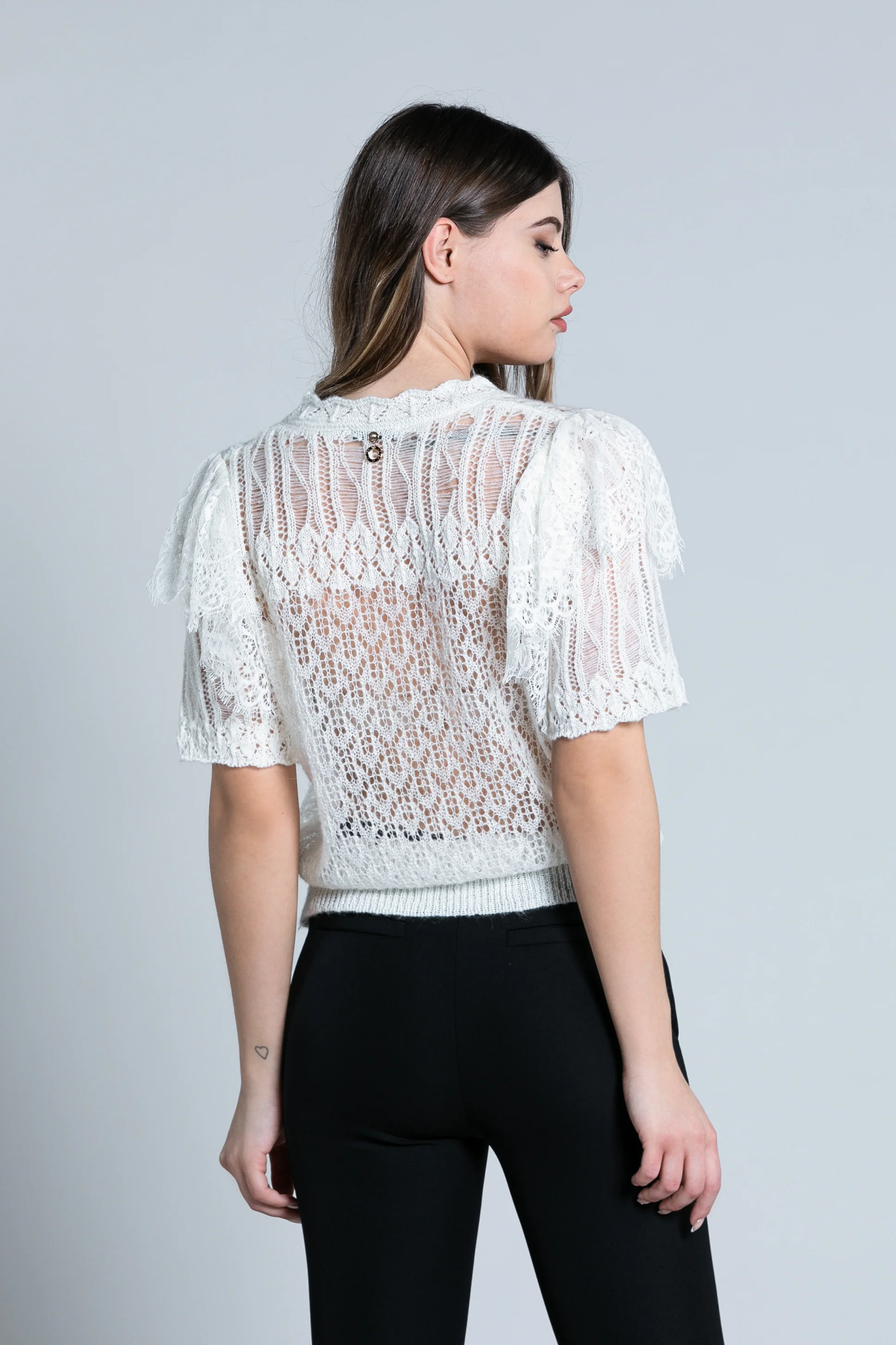 Maglia ALY mezza manica traforata con pizzo - Image 3