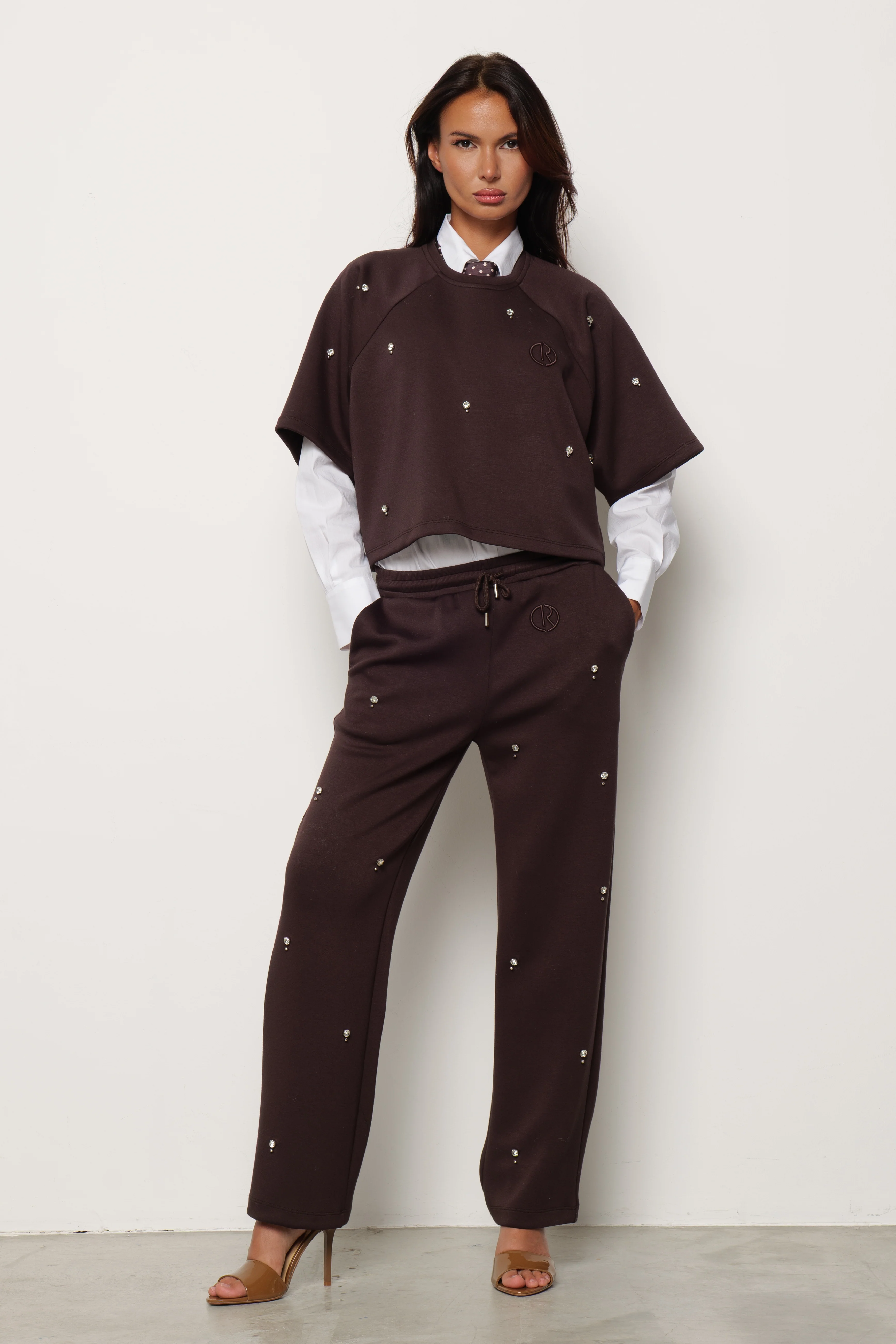 Pantalone ALBERO in felpa con applicazioni e ricamo logo