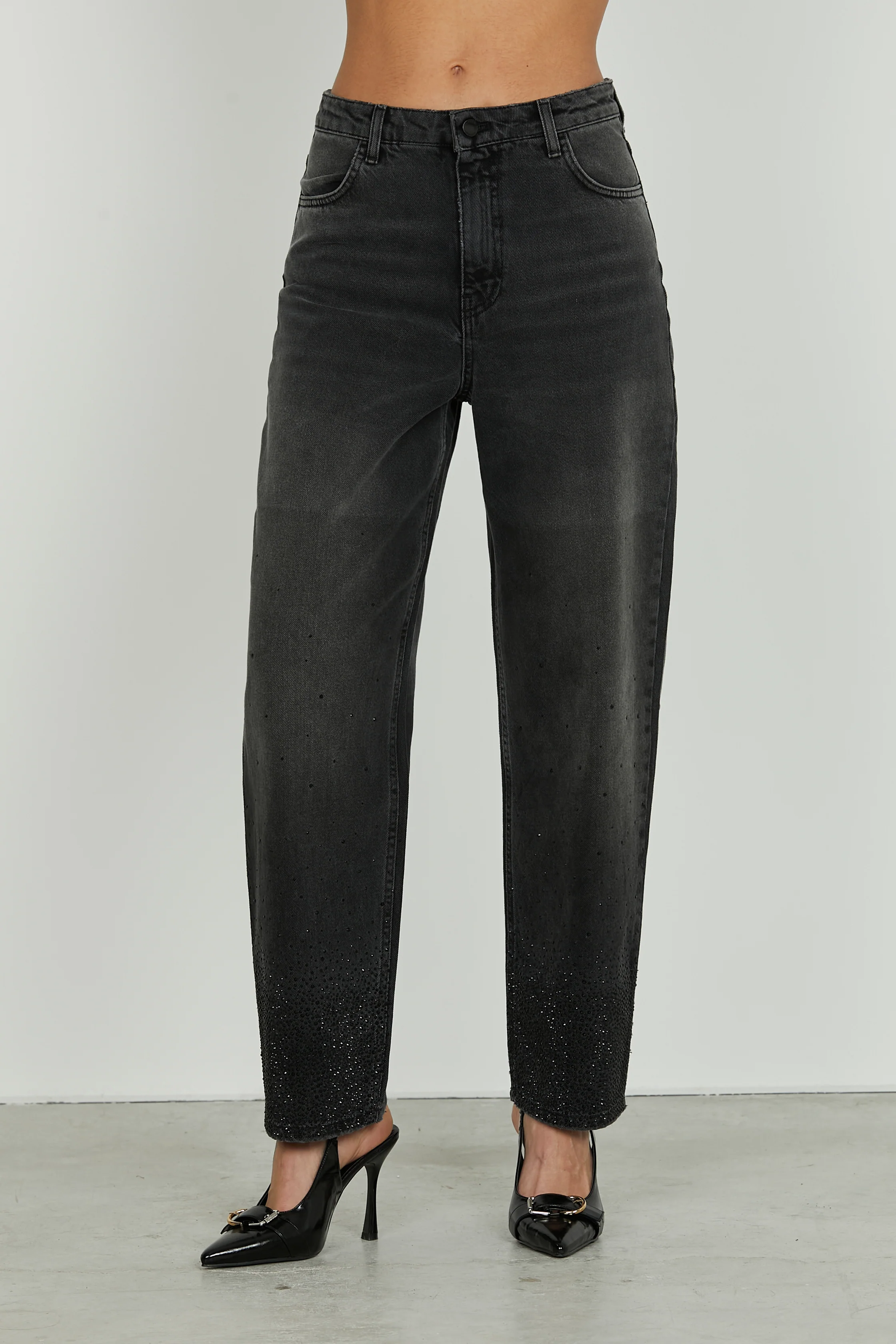 Panta CARLA_31 vita media 4 tasche con strass fondo baggy fit denim black - Image 2