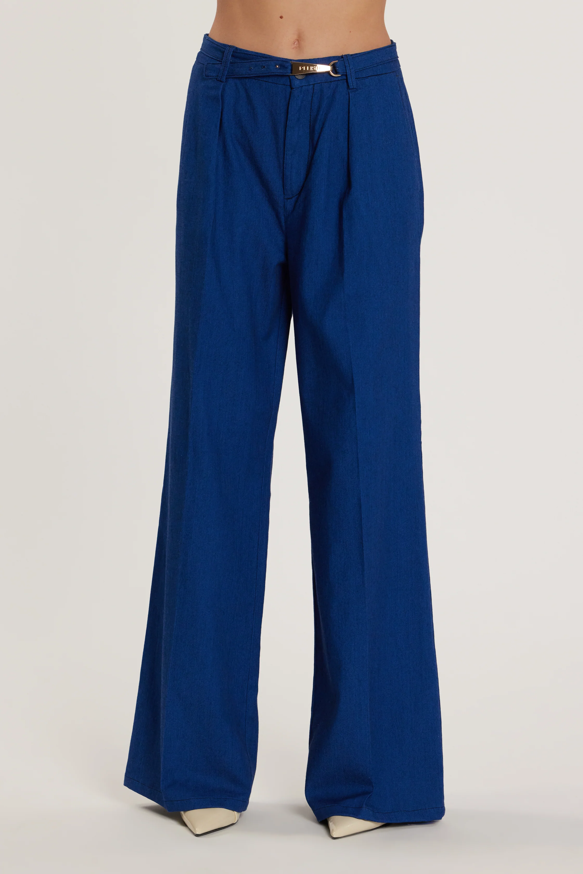 Pantalone ALAIN_21 vita alta con cintura più alamaro più pinces più tasche francesi denim