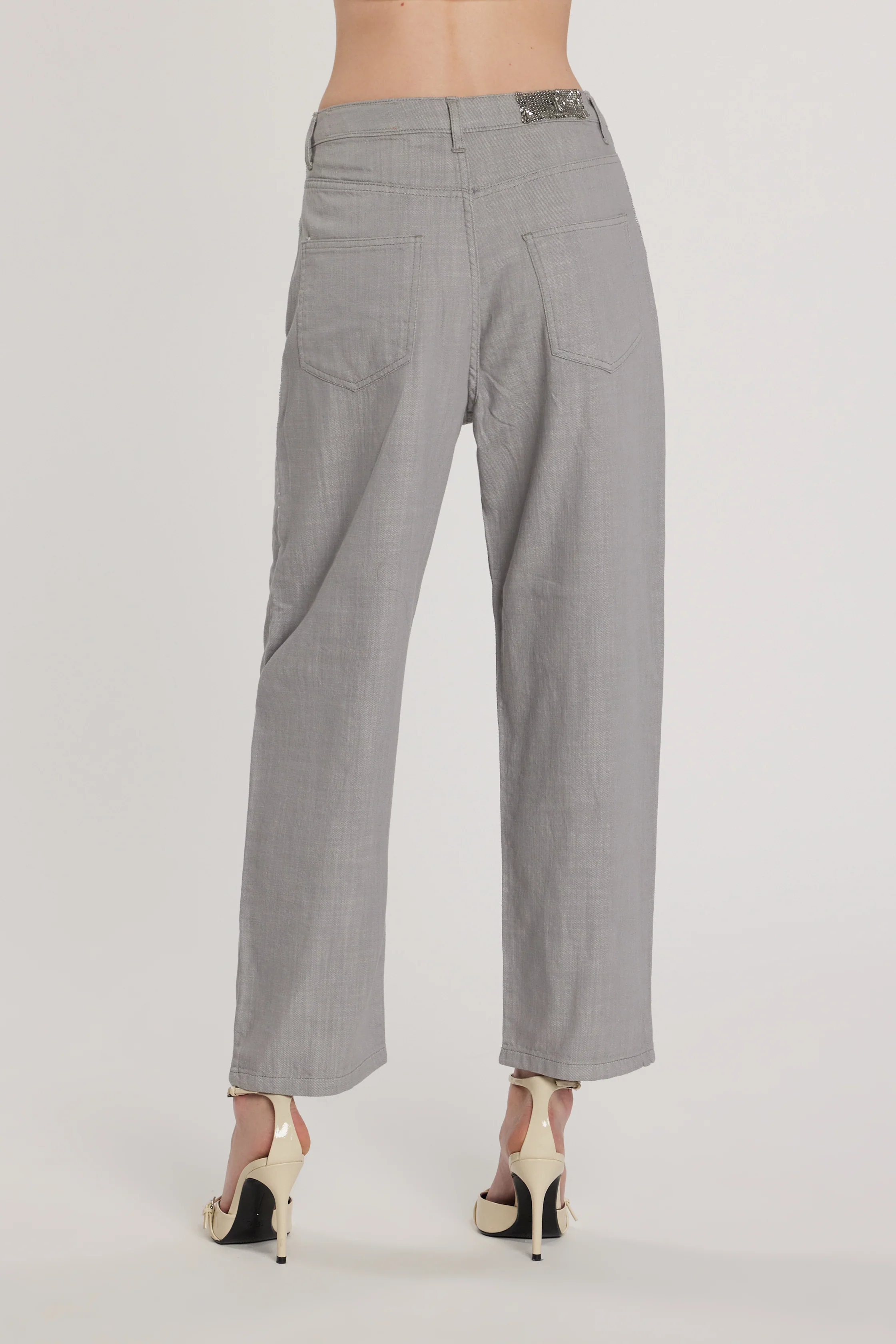 Pantalone CARLA_32 vita media cinque tasche con applicazioni strass laterali baggy fit grey cotone - Image 3