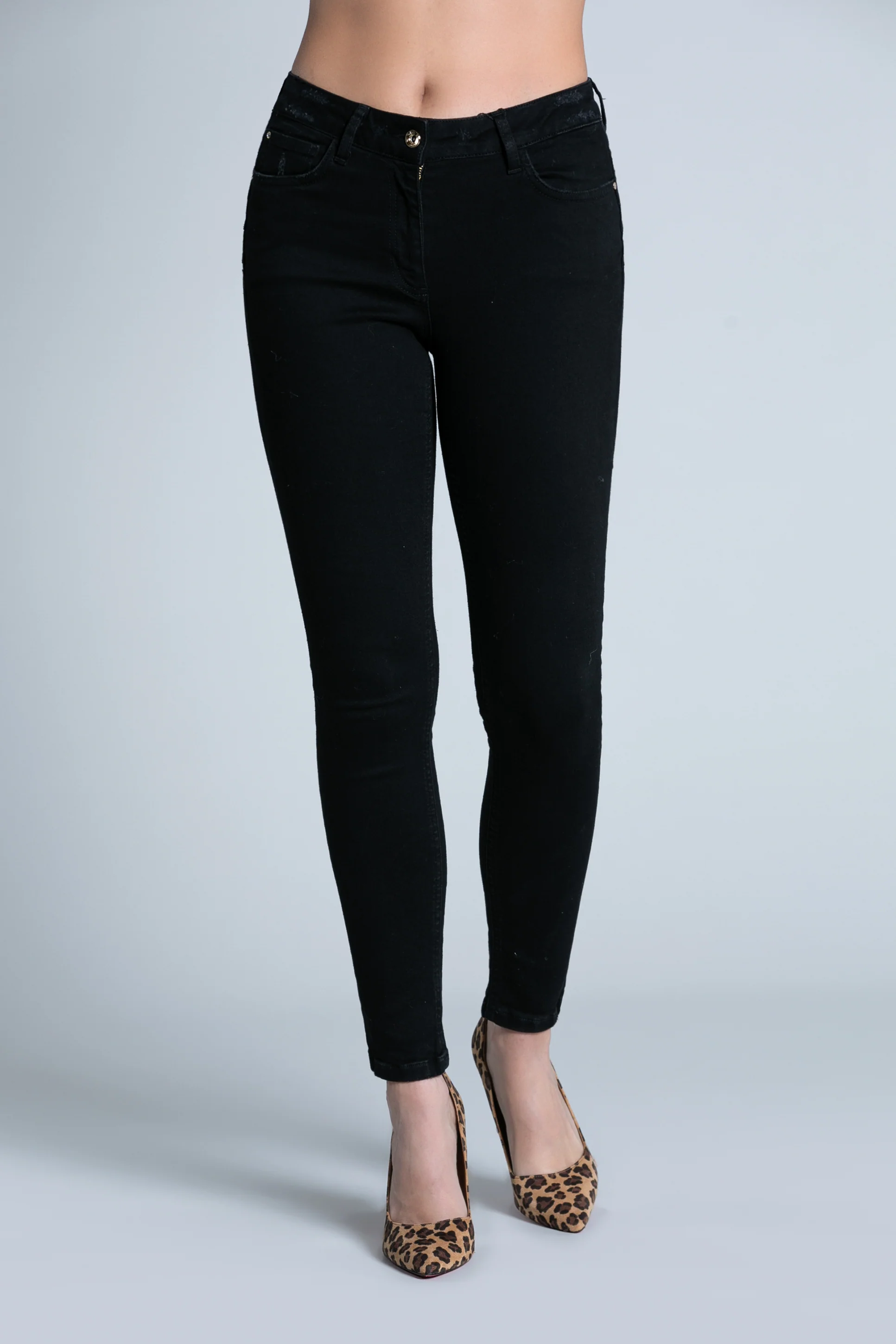 Jeans FLOORA_B push-up 5 ts con ricamo logo con abrasioni cint. black denim