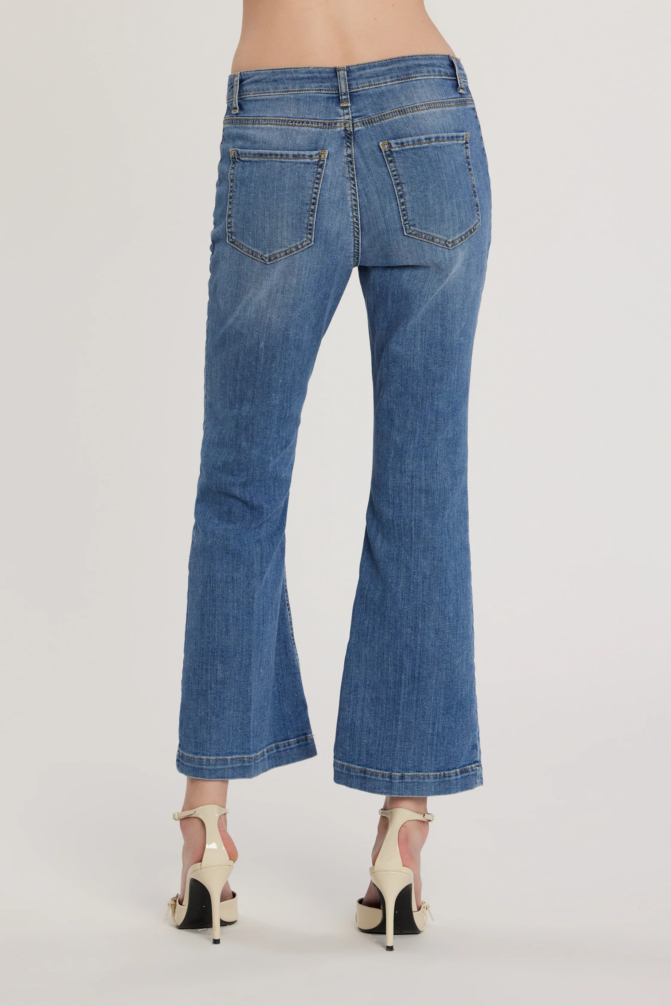 Pantalone PALENCIA_CROP vita alta con passanti a punta più dettagli bottoni denim - Image 4