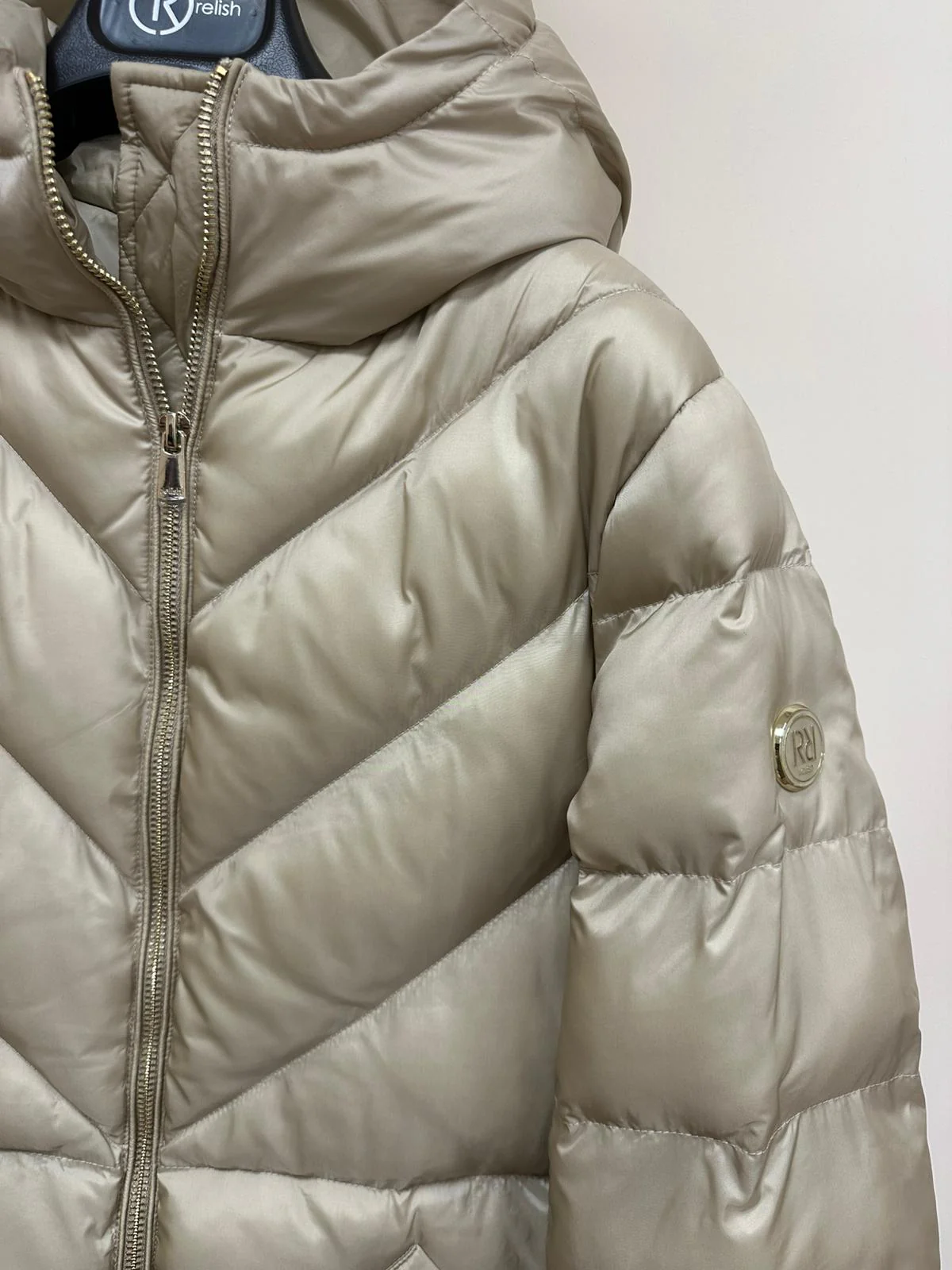 Piumino CADEN manica lunga con cappuccio più zip più tasche - Image 7