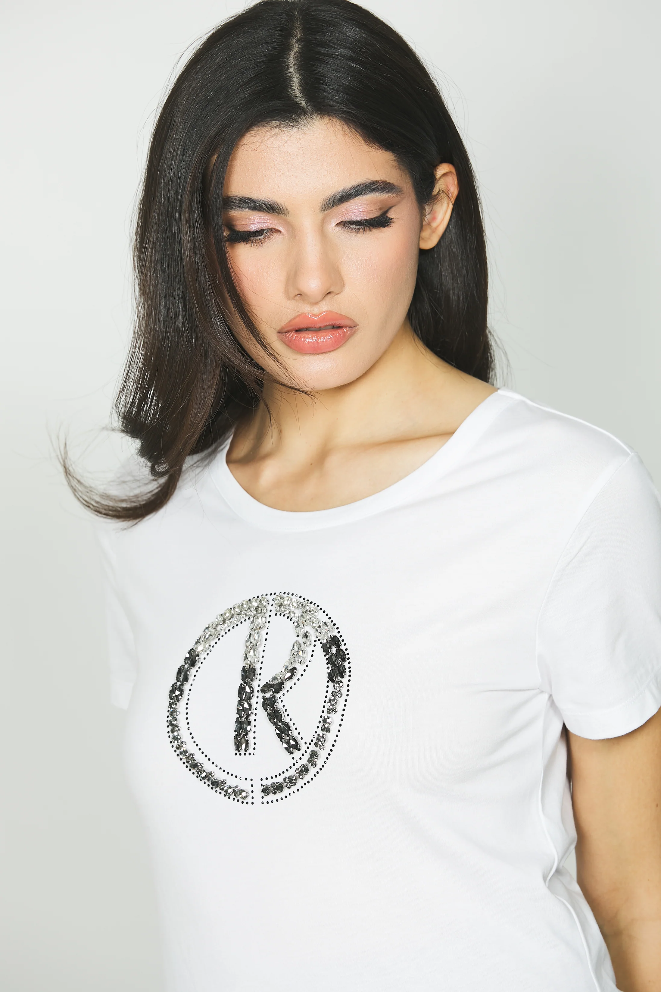 T-shirt AMEDERO m/m con ricamo logo più strass più pietre - Image 3