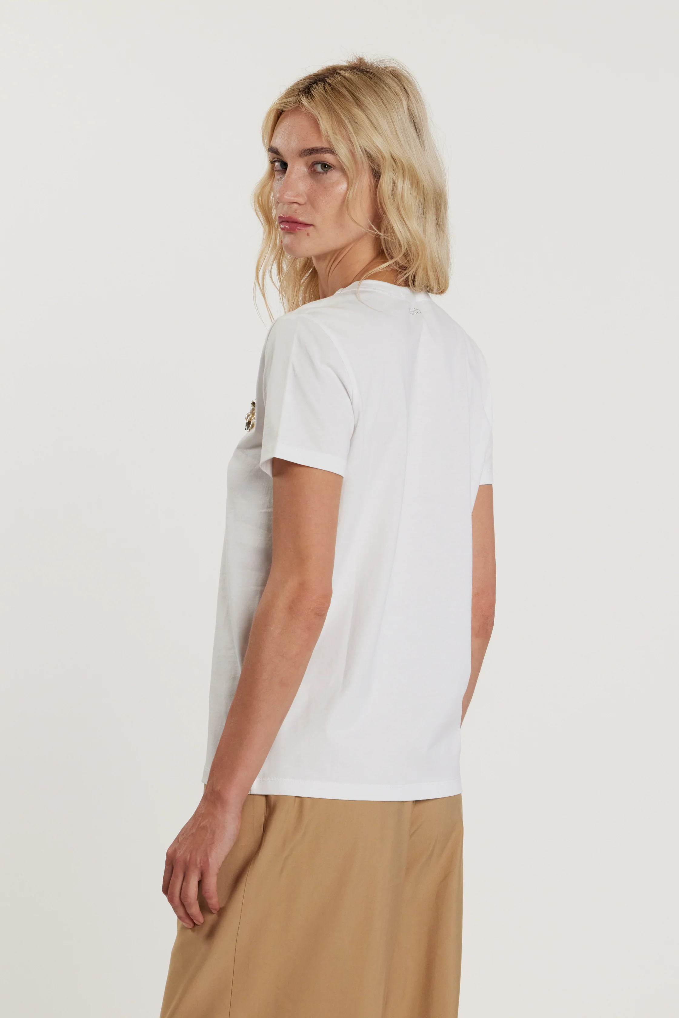 T-Shirt ANIK maniche corte con applicazione pietre più perle - Image 3