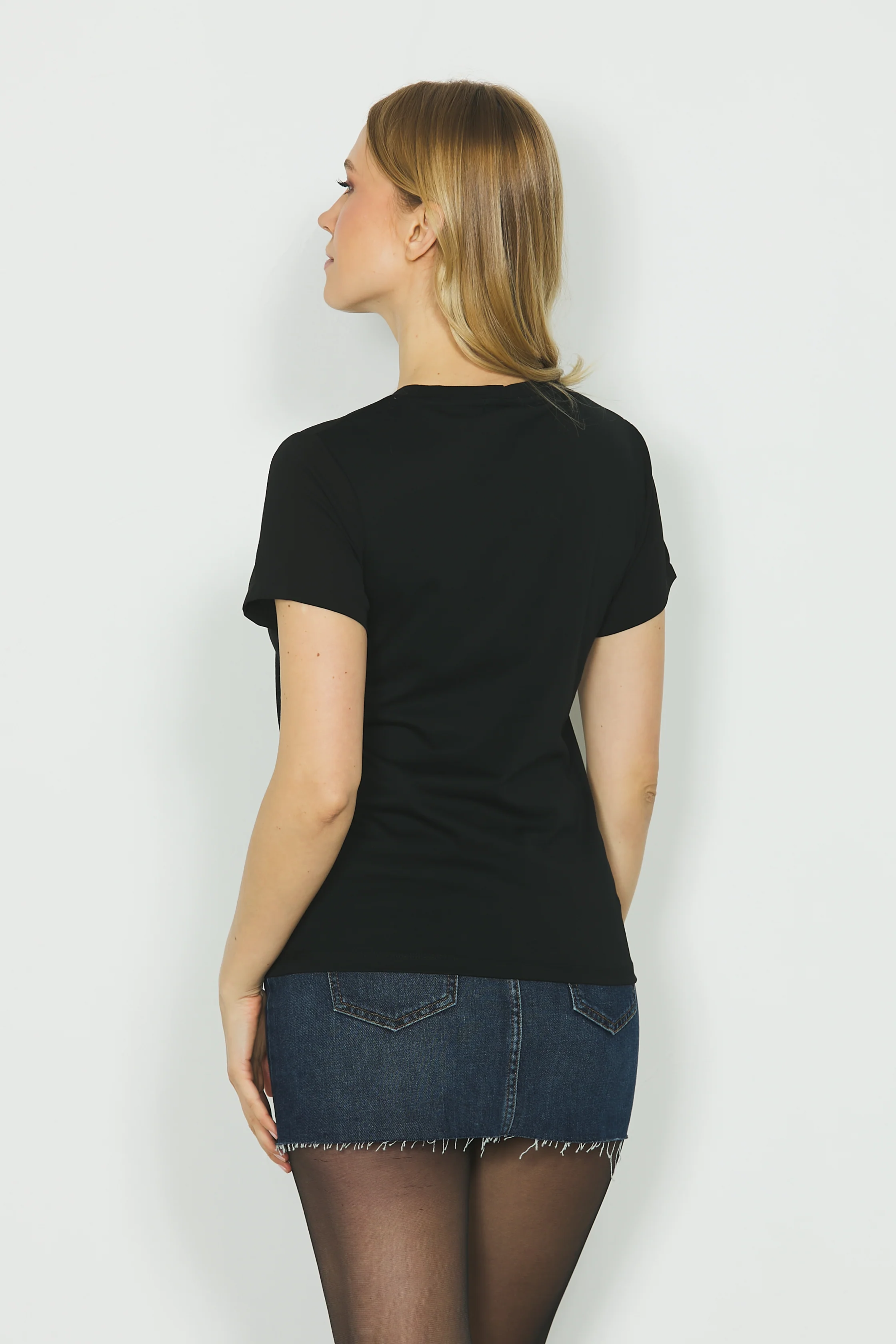 T-shirt TAMARA m/m con apertura seno più strass logo più inserti georgette - Image 3
